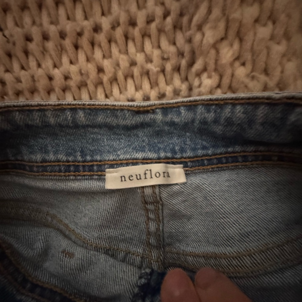 Neuflora Clayton Jeans - Picture 4 of 4